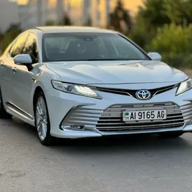 Toyota Camry 2021