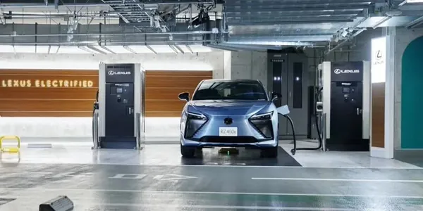 Toyota beýleki elektromobiller üçin Lexus-yň zarýad beriş stansiýalaryny açdy