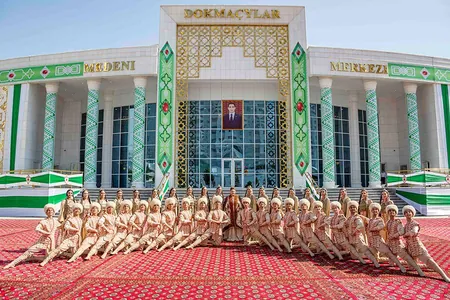 В Ашхабаде открылся новый культурный центр «Dokmaçylar»