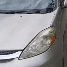 Toyota Sienna 2004