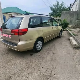 Toyota Sienna 2003