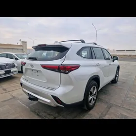 Toyota Highlander 2022
