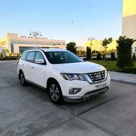 Nissan Pathfinder 2018