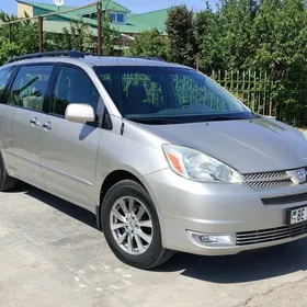 Toyota Sienna 2004