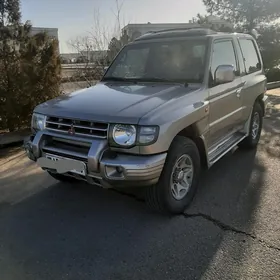 Mitsubishi Pajero 1999