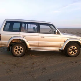 Mitsubishi Pajero 1994