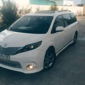 Toyota Sienna 2015