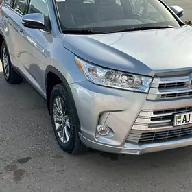 Toyota Highlander 2019