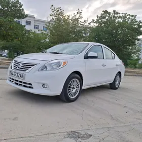 Nissan Versa 2012