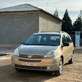 Toyota Sienna 2004