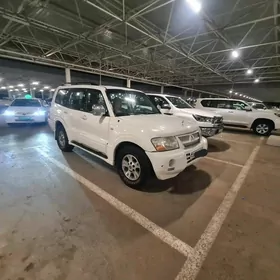 Mitsubishi Pajero 2002