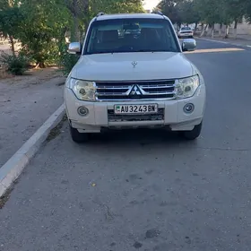 Mitsubishi Pajero 2008