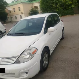 Nissan Versa 2010