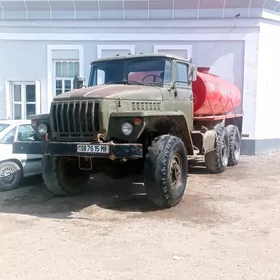 Ural 4320 1982