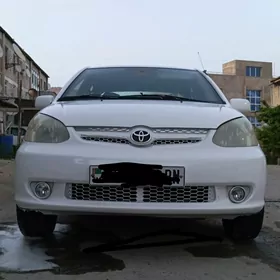 Toyota Echo 2005