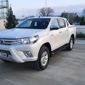 Toyota Hilux 2020