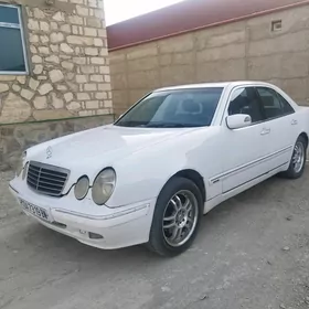 Mercedes-Benz E320 2001