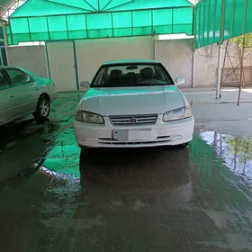 Toyota Camry 1999