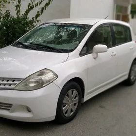 Nissan Tiida 2008