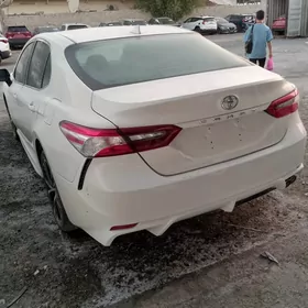 Toyota Camry 2020