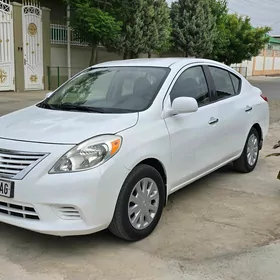 Nissan Versa 2011