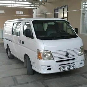 Nissan Urvan 2009