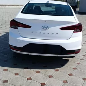 Hyundai Elantra 2020