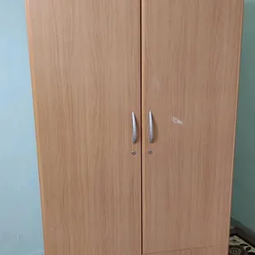 Кровать, шкаф