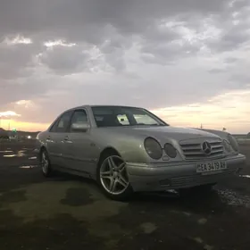 Mercedes-Benz E320 1996