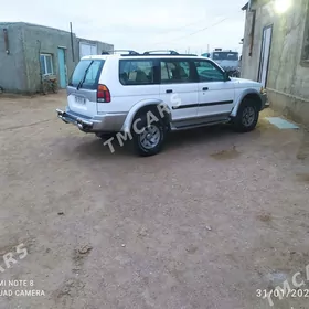 Mitsubishi Pajero 1999