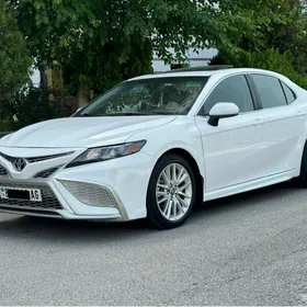 Toyota Camry 2021