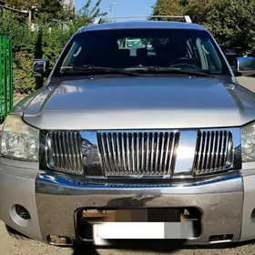 Nissan Armada 2005