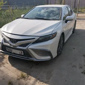 Toyota Camry 2021