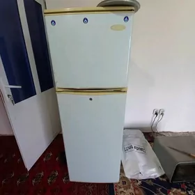 холодилник Акира
