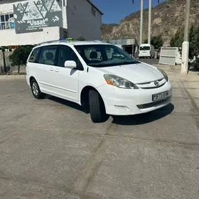 Toyota Sienna 2008