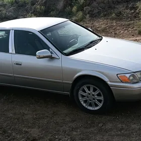 Toyota Camry 2001