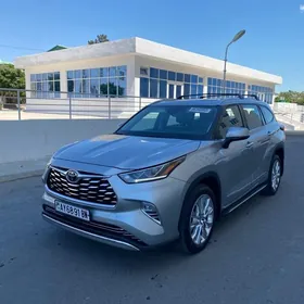 Toyota Highlander 2021