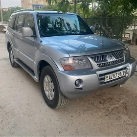 Mitsubishi Pajero 2003