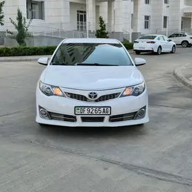 Toyota Camry 2014