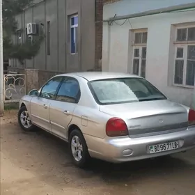 Hyundai Sonata 2000