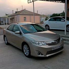 Toyota Camry 2014