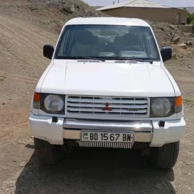 Mitsubishi Montero 1995