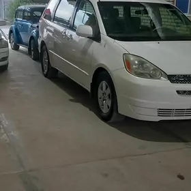 Toyota Sienna 2004