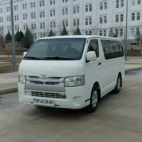 Toyota Hiace 2014