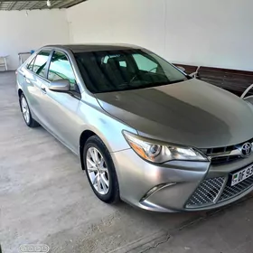 Toyota Camry 2017