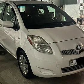 Toyota Yaris 2010