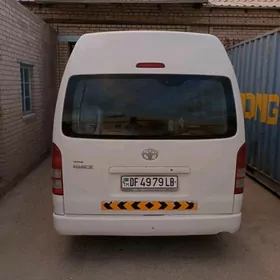 Toyota Hiace 2012