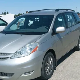 Toyota Sienna 2008