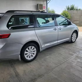 Toyota Sienna 2016