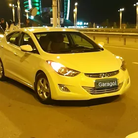 Hyundai Elantra 2013